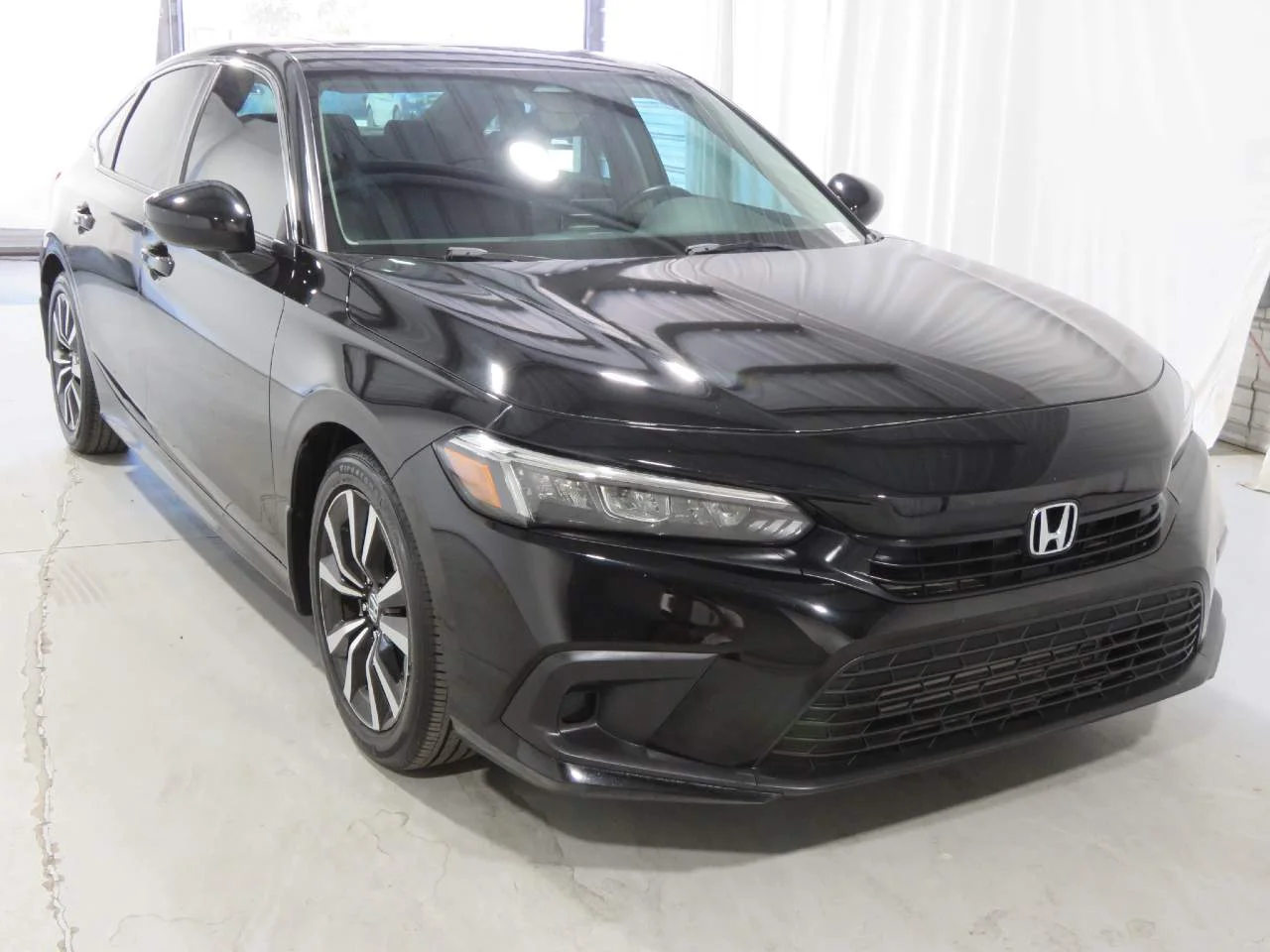 Used 2023 Crystal Black Pearl Honda EX image 3