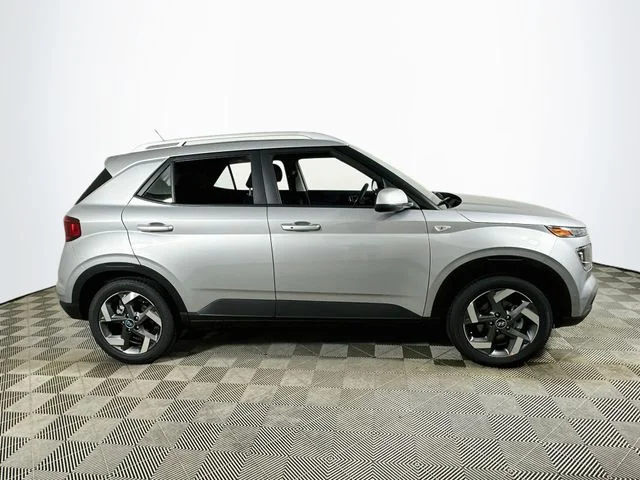 New 2026 Silver Hyundai SEL image 2