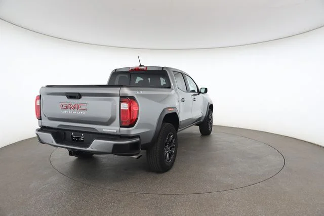 Used 2025 Silver GMC Elevation image 17