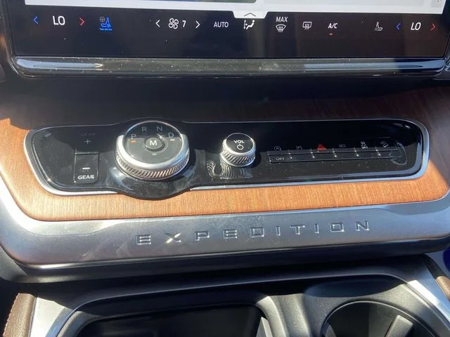 New 2026 Agate Black Metallic Ford King Ranch image 21