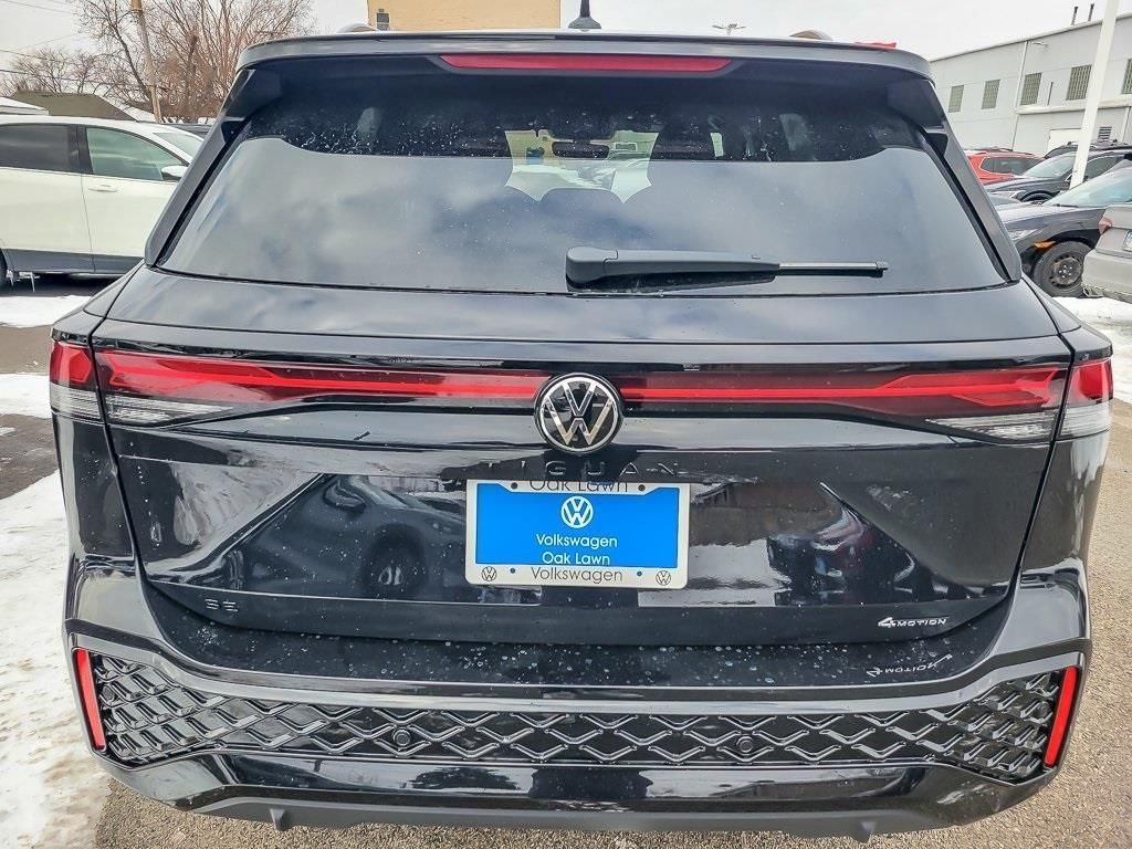 New 2026 Deep Black Pearl Volkswagen 2.0T SE R-Line Black image 4
