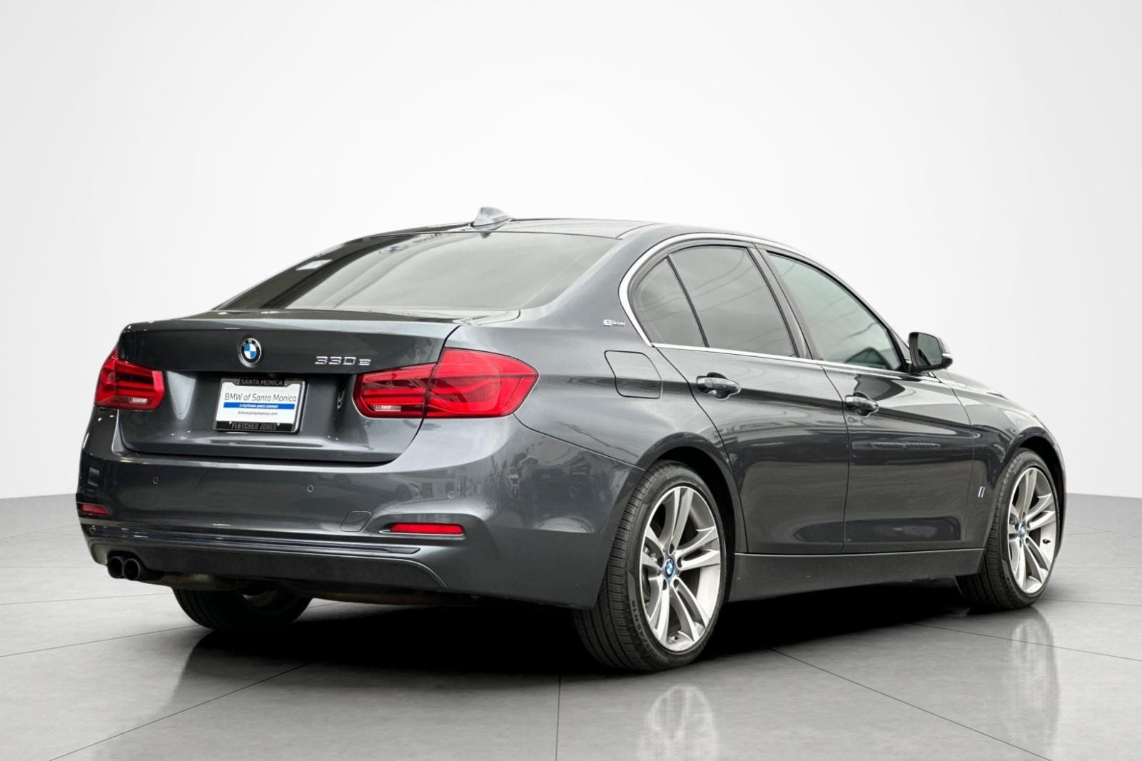 Used 2017 Mineral Gray Metallic BMW 330e iPerformance image 5