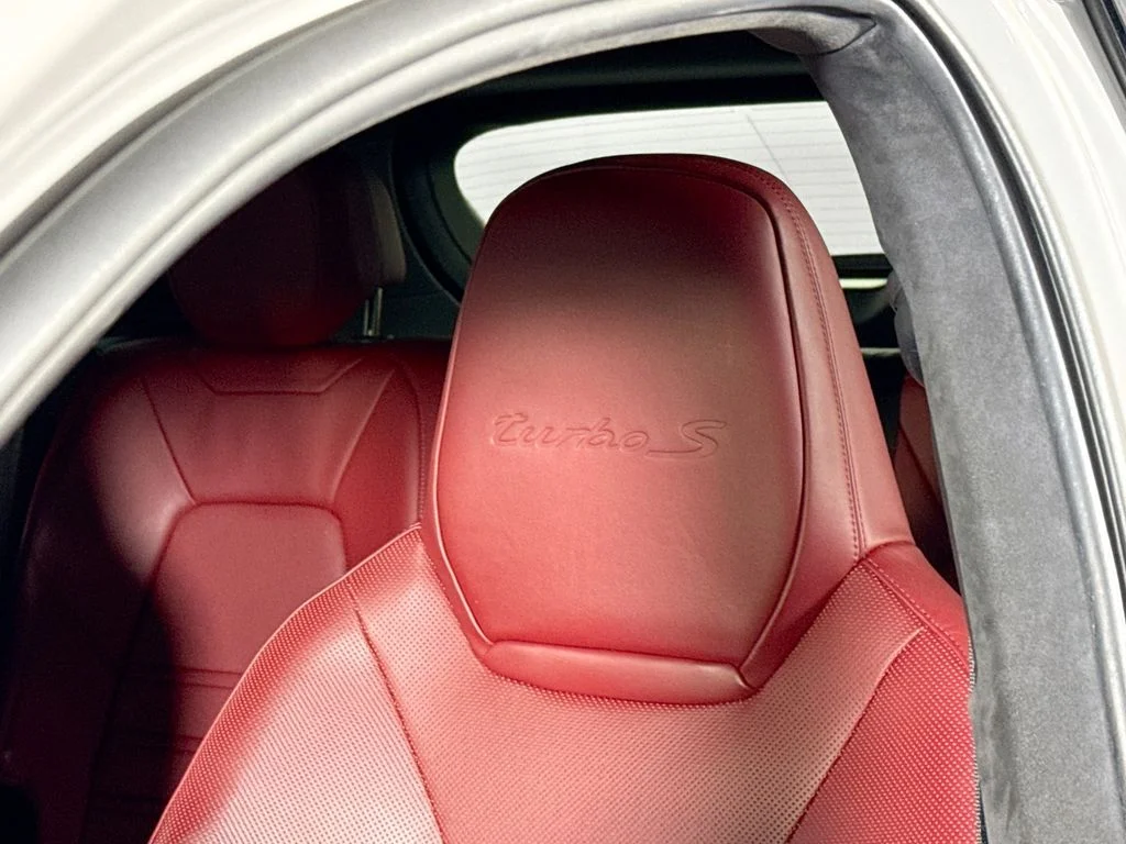 2023 Porsche Cayenne Turbo S E-Hybrid - Photo 24