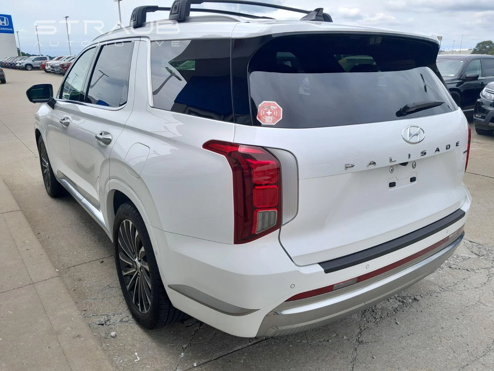 Used 2023 Hyper White Hyundai Calligraphy image 7