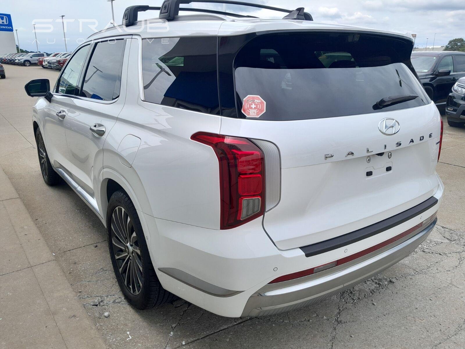 Used 2023 Hyper White Hyundai Calligraphy image 7