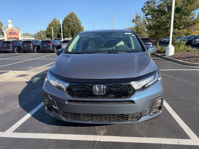 New 2027 Smoke Blue Pearl Honda Touring image 2
