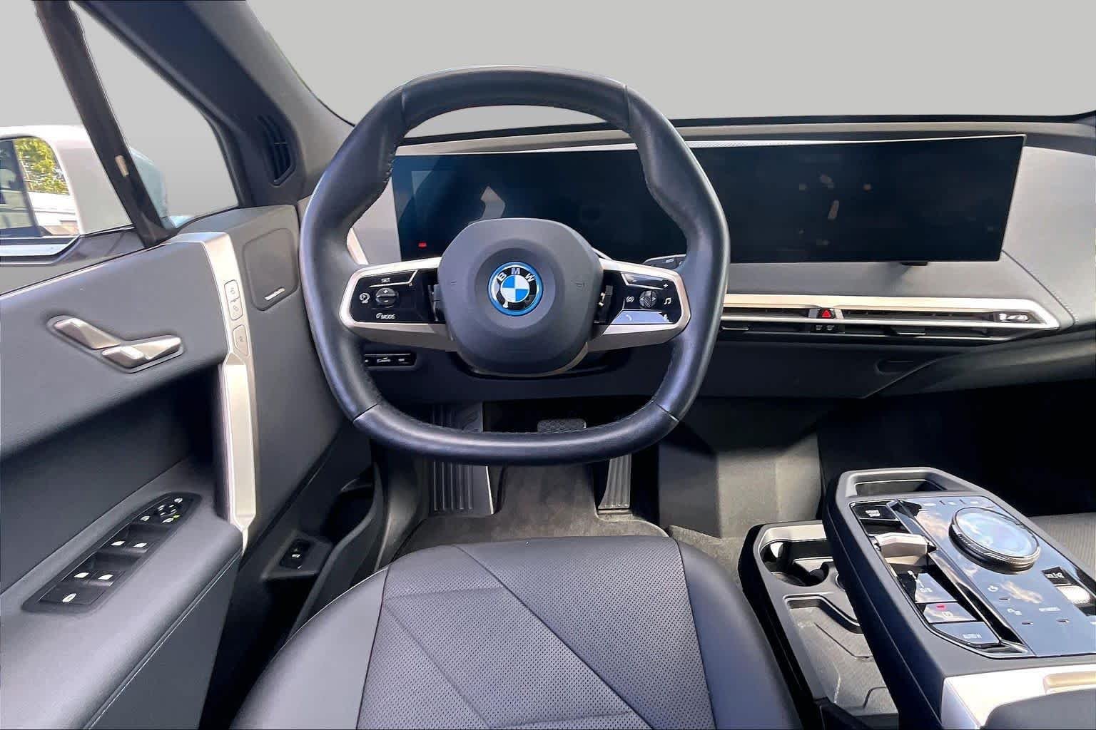 Used 2024 Alpine White BMW xDrive50 image 5