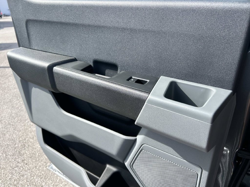 New 2027 Carbonized Gray Metallic Ford F-250® XL image 18