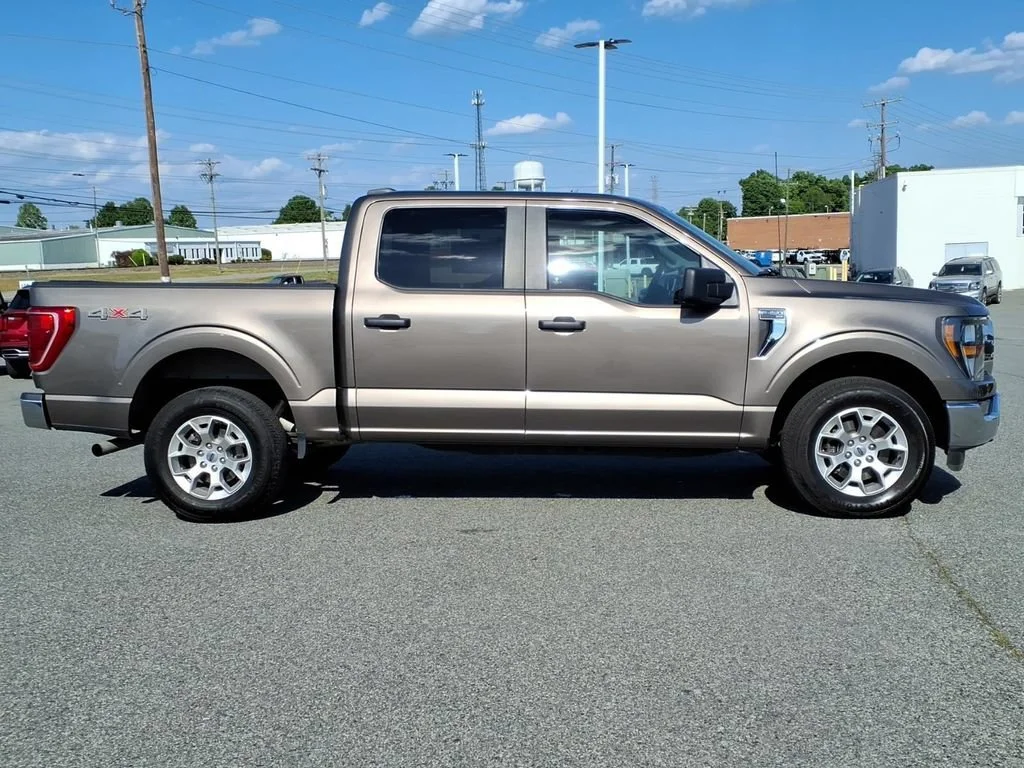Used 2023 Gray Ford XLT image 28