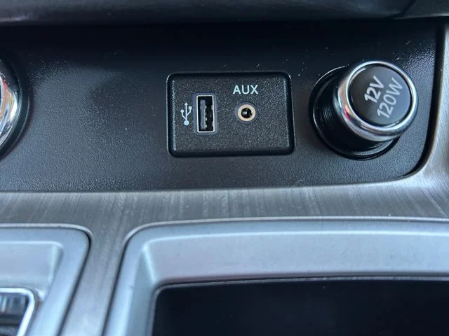 Used 2018 White Nissan Platinum image 30