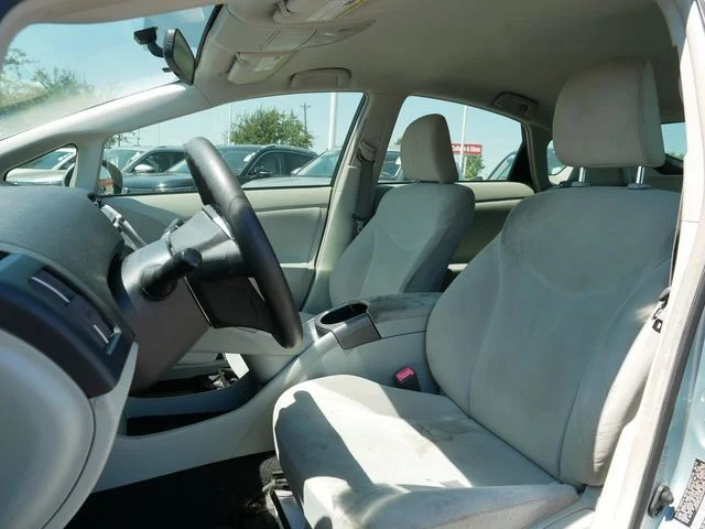 Used 2013 Pearl Toyota Three image 15