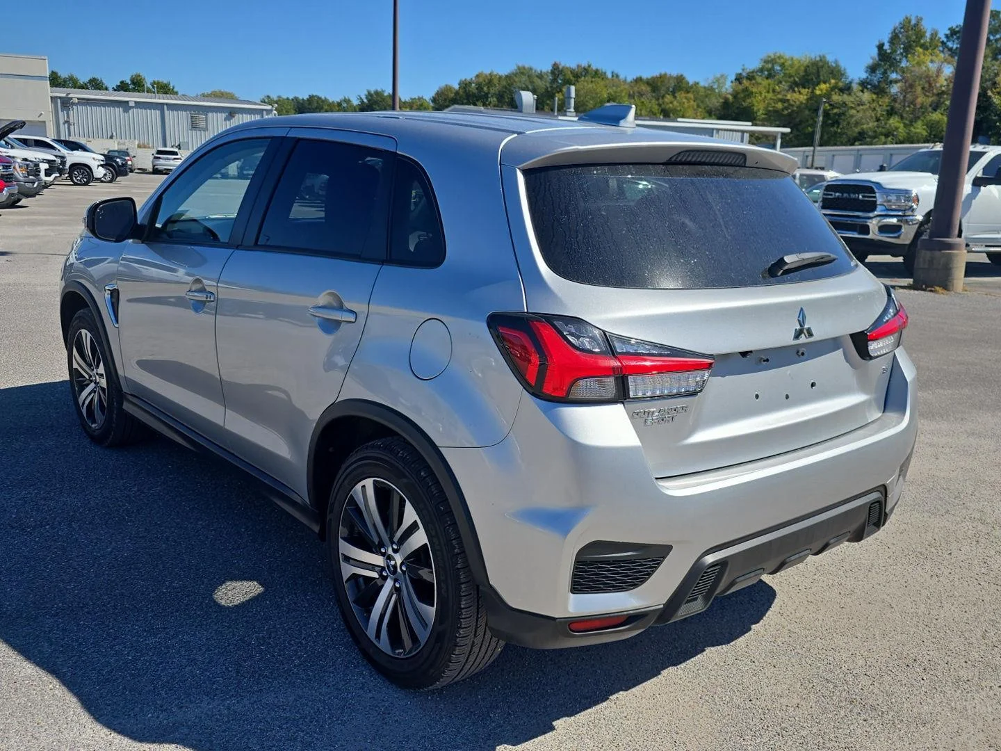 Used 2026  Mitsubishi SE image 7