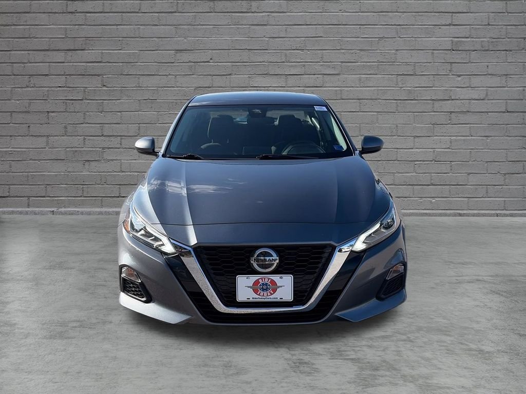 Used 2021 Gun Metallic Nissan 2.5 SV image 9