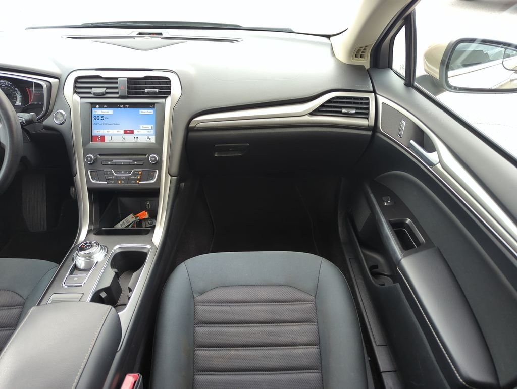 Used 2017 Gold Ford SE image 15