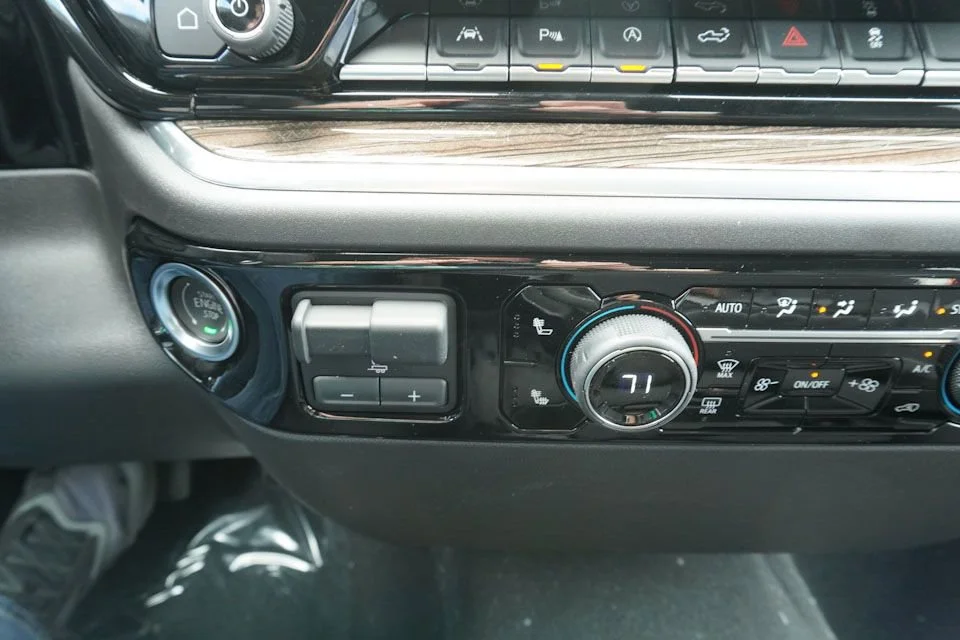 2025 Chevrolet Silverado 1500 LT - Photo 14