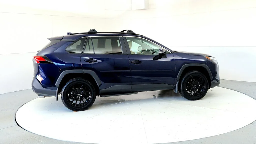 Used 2025 Blue Toyota XLE Premium image 6