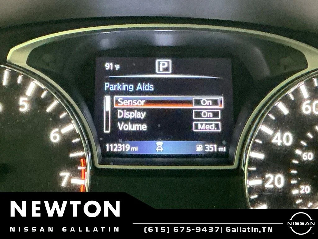 Used 2019 Pearl White Nissan Platinum image 40