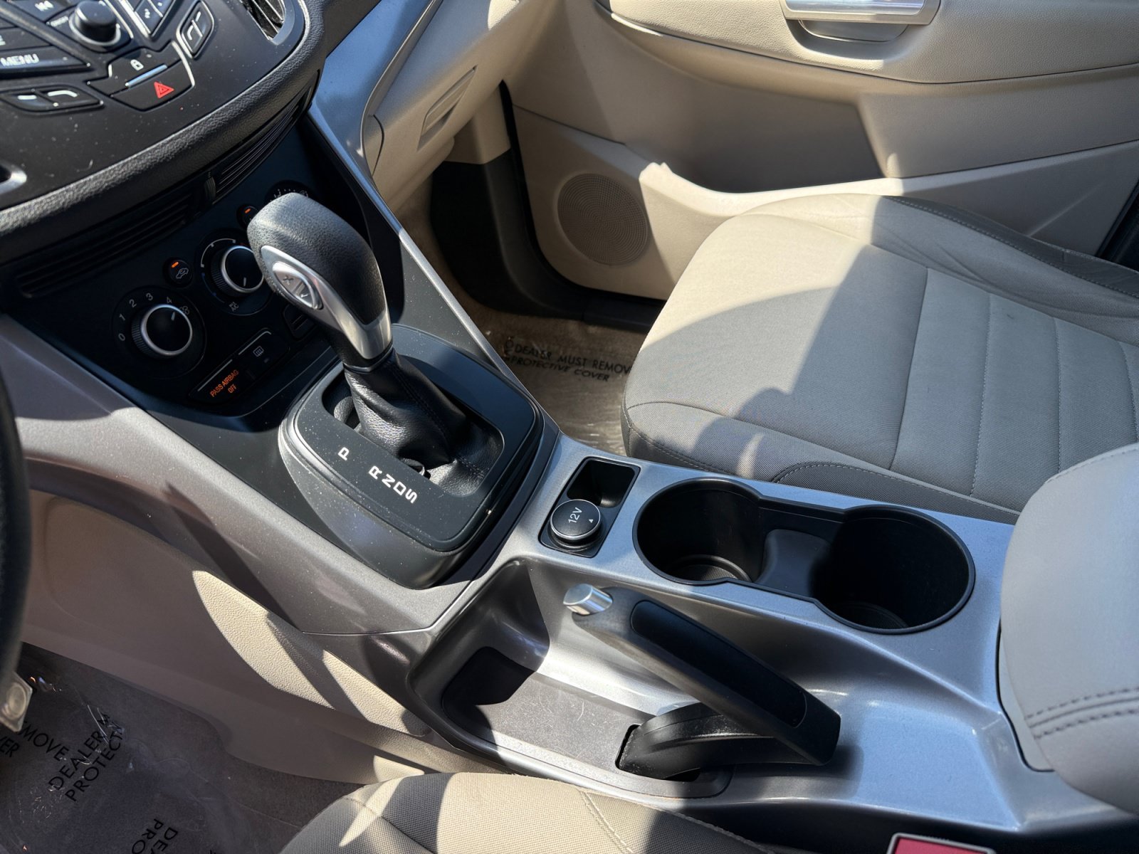 Used 2016 Oxford White Ford SE image 13