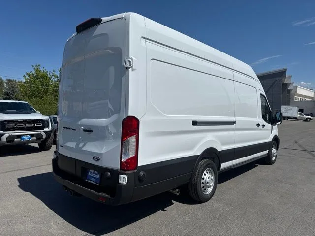 New 2026 Oxford White Ford Base image 6