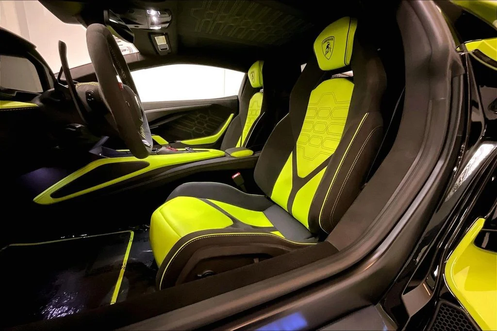 2025 Lamborghini Revuelto Base - Photo 25