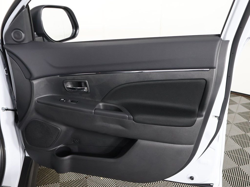 2025 Mitsubishi Outlander Sport ES - Photo 18