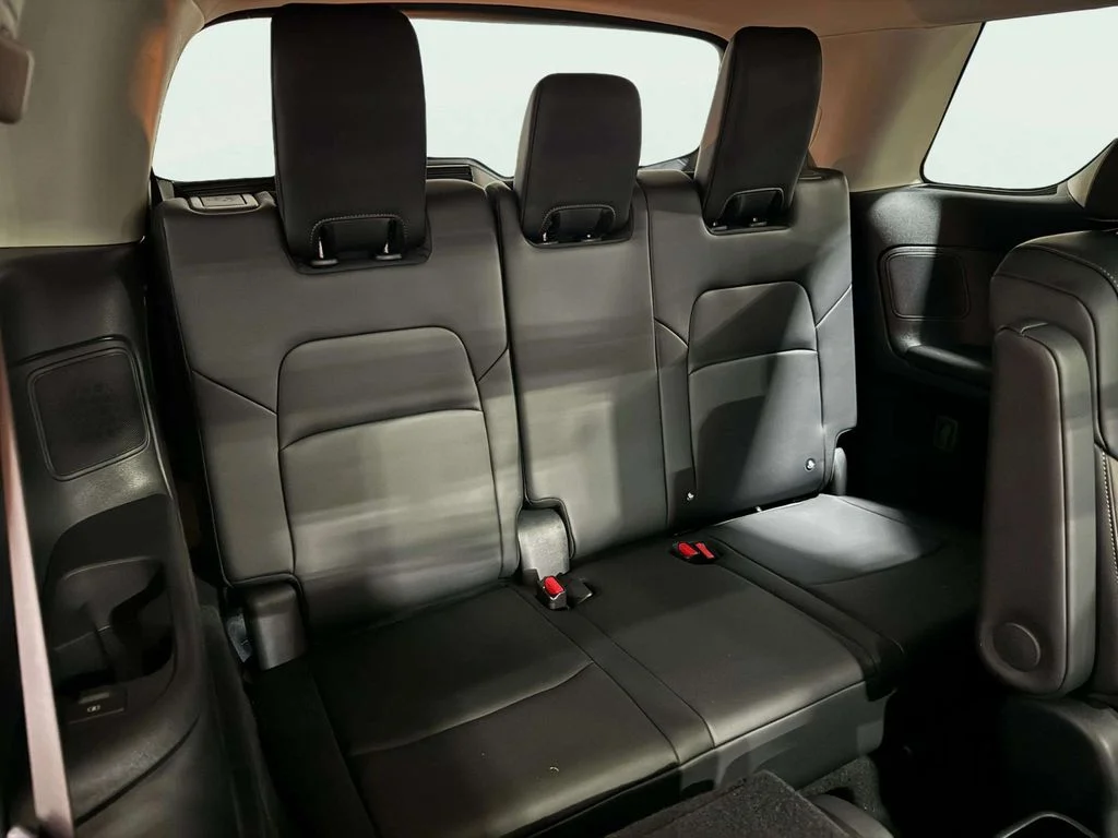 Used 2025 Black Nissan Platinum image 26