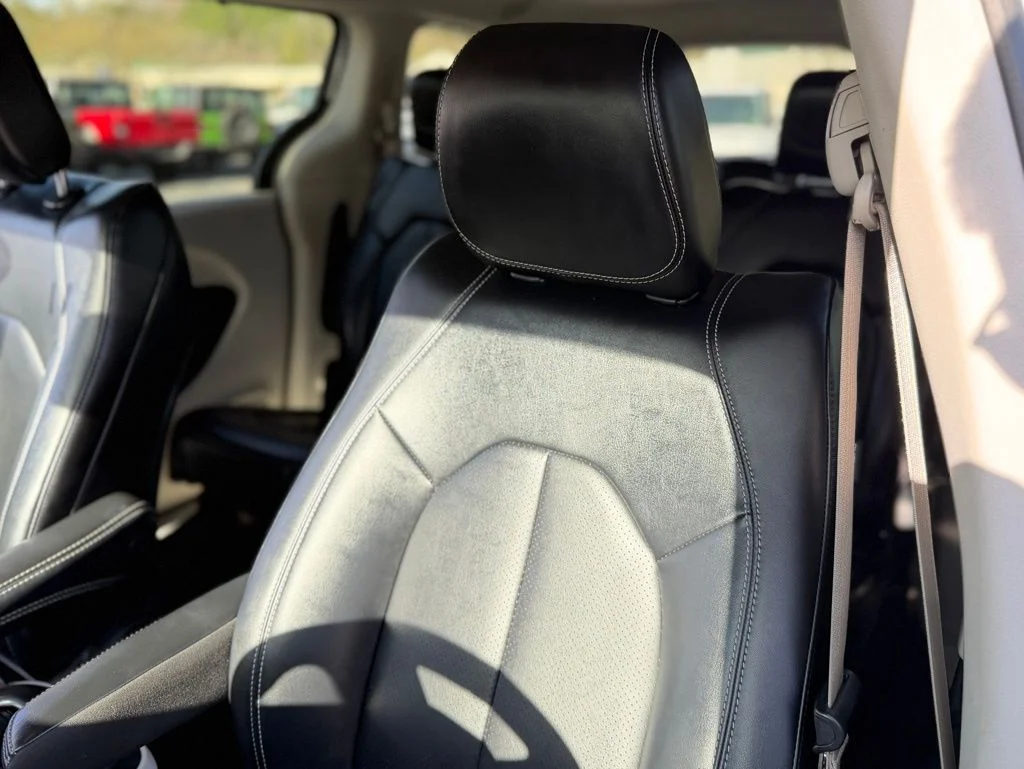 Used 2024 Silver Chrysler Touring L image 12