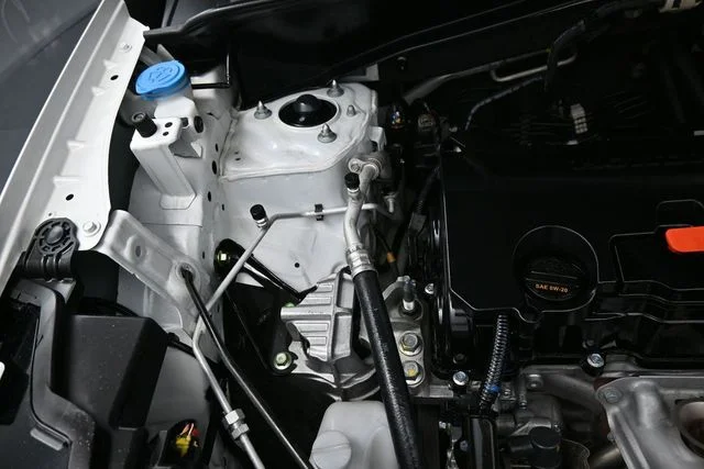 Used 2024 White Honda EX-L image 36