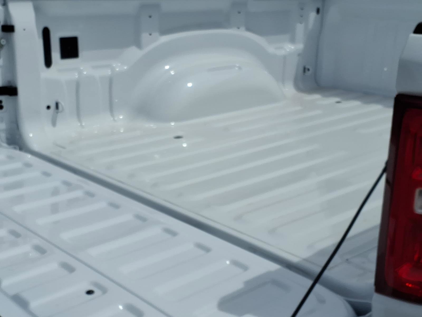New 2026 Bright White Clear-Coat Exterior Paint RAM Big Horn image 5