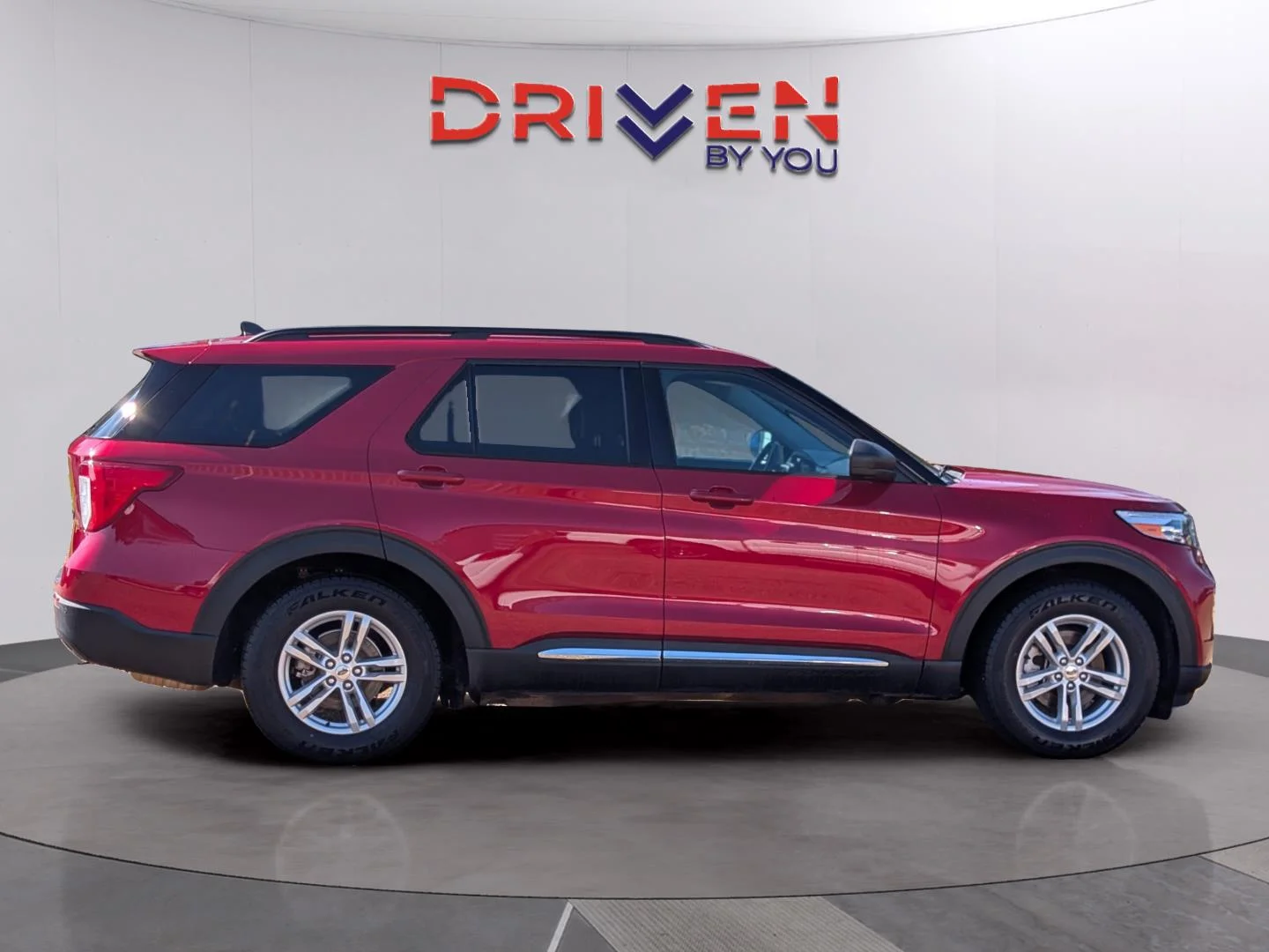 Used 2022 Rapid Red Metallic Tinted Clearcoat Ford XLT image 6
