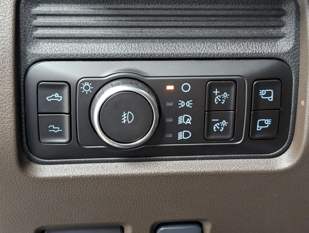 New 2026 Star White Metallic Tri-Coat Ford F-250® King Ranch® image 15