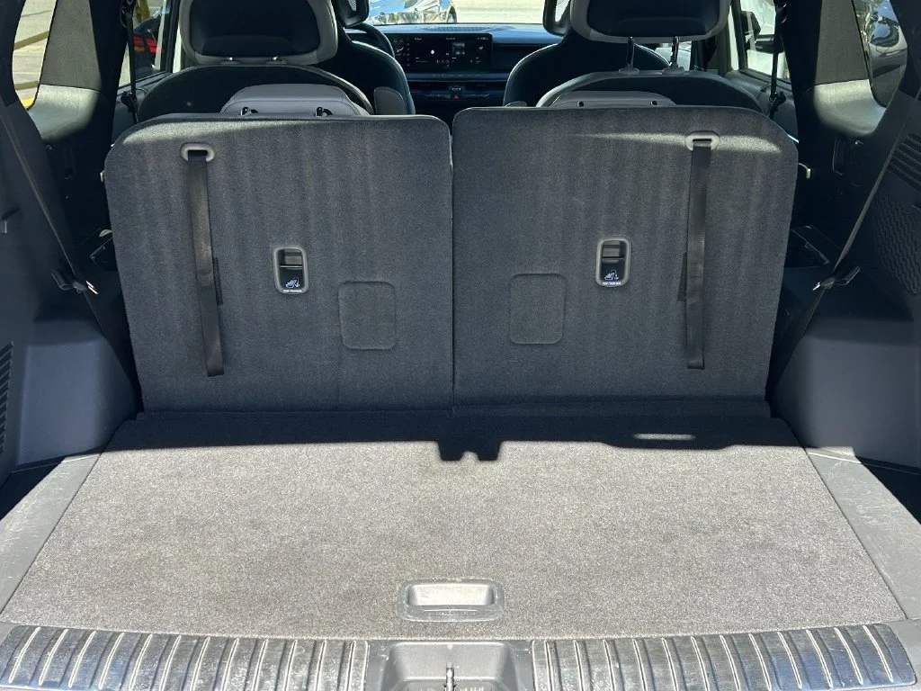 Used 2024 Snow White Pearl Kia GT-Line image 13