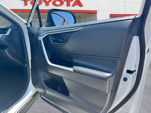 2025 Toyota RAV4 LE - Photo 21