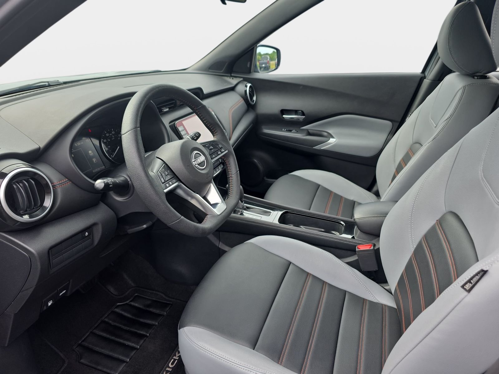 Used 2024 Gray Nissan SR image 15