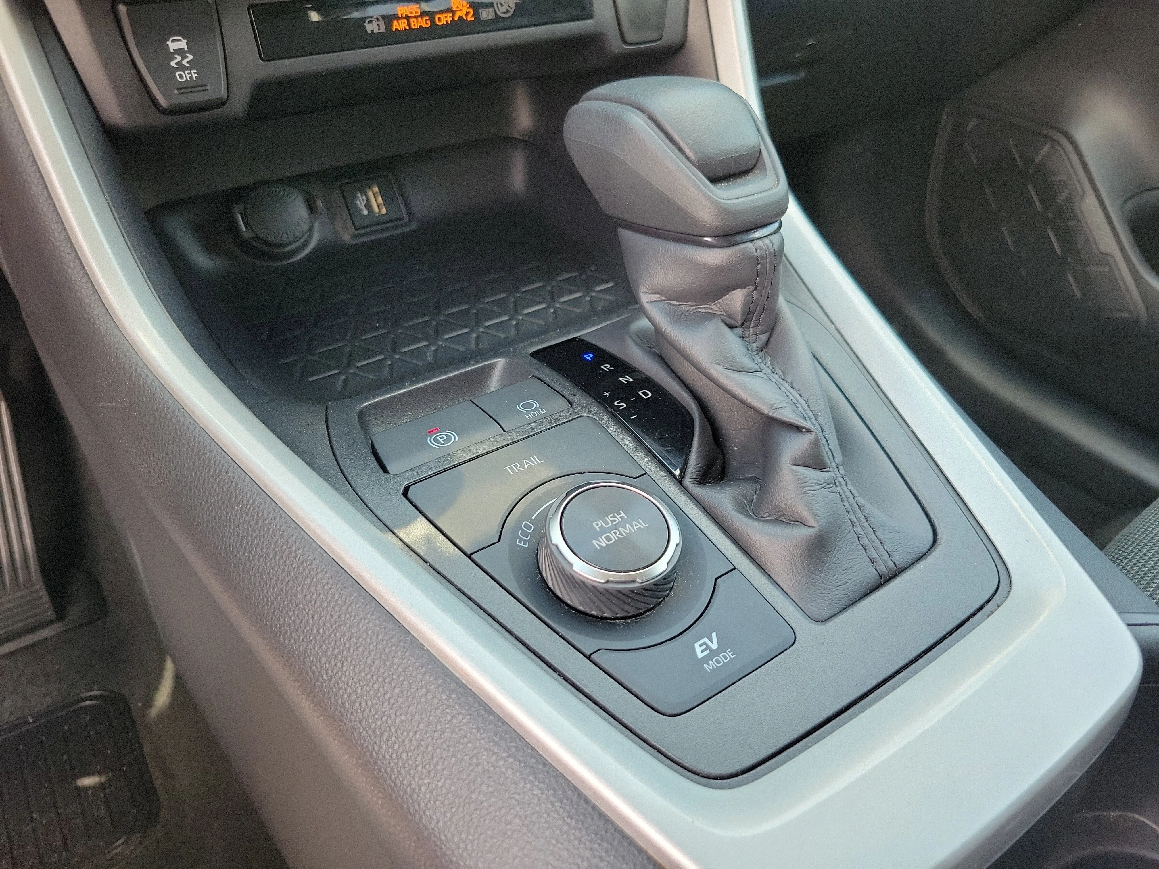 Used 2025 Silver Toyota Hybrid LE image 10