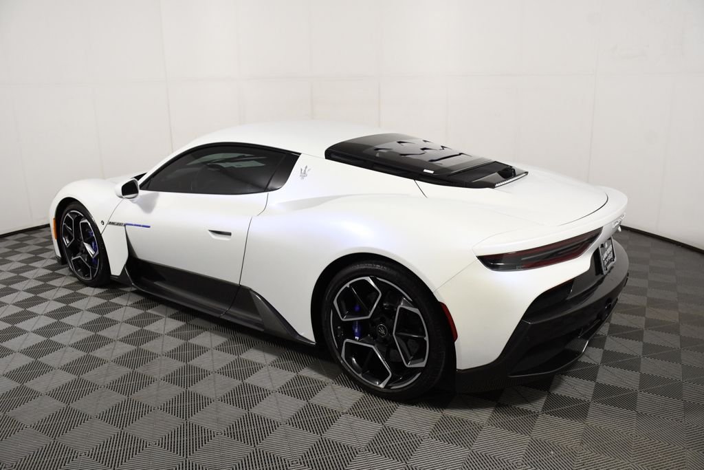 Used 2022 Bianco Audace Maserati Base image 3