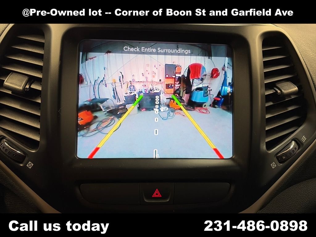 Used 2016 Gray Jeep Altitude image 25