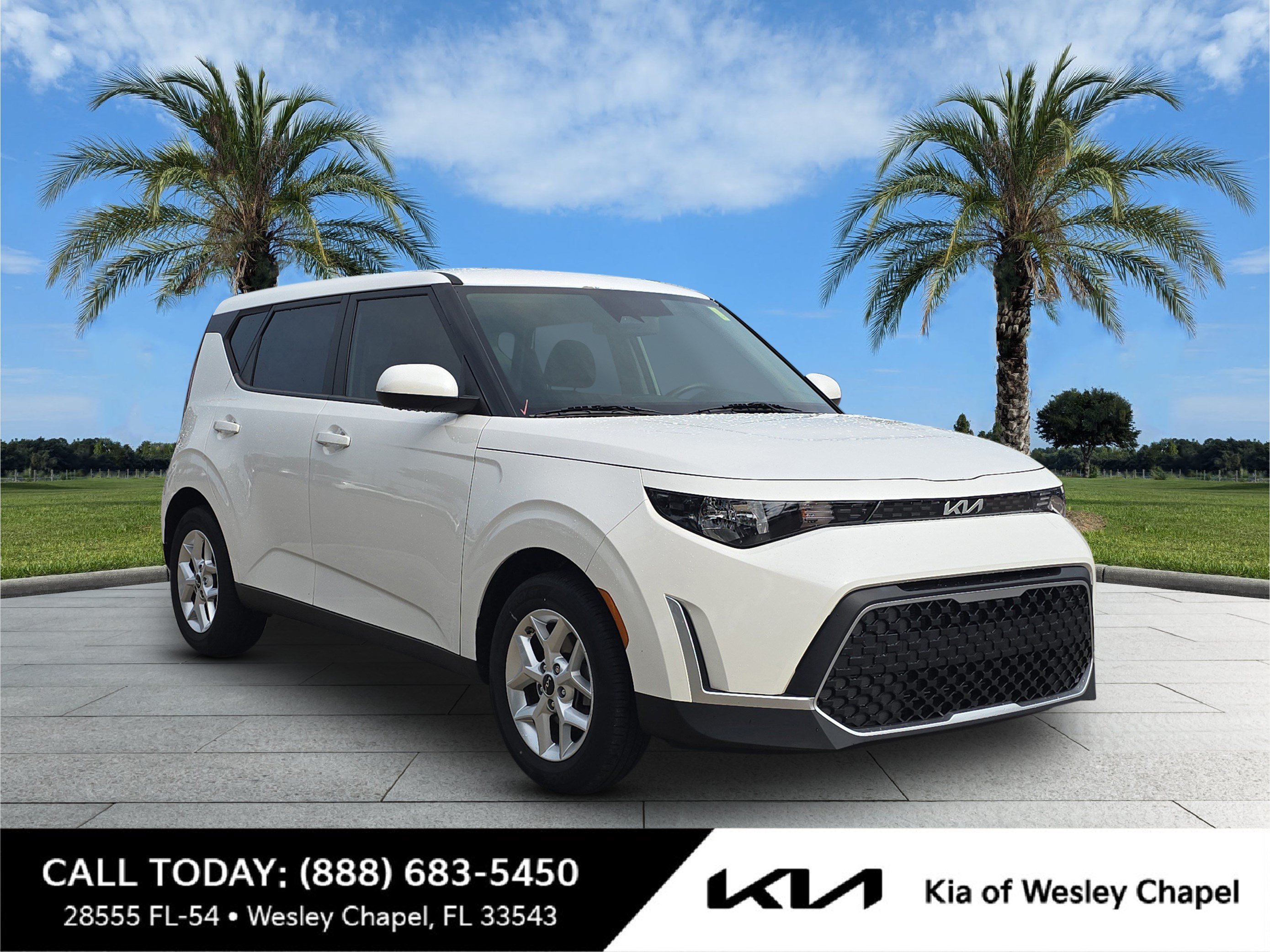Used 2024 Snow White Pearl Kia LX image 1