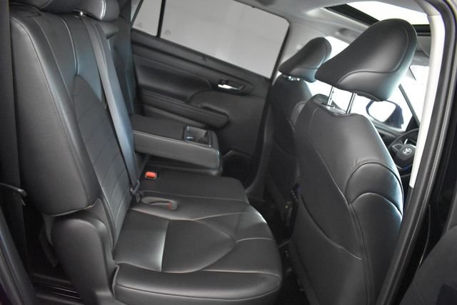Used 2020 Black Toyota XLE image 18