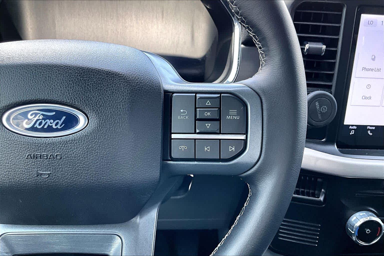 Used 2023 Agate Black Ford XLT image 24