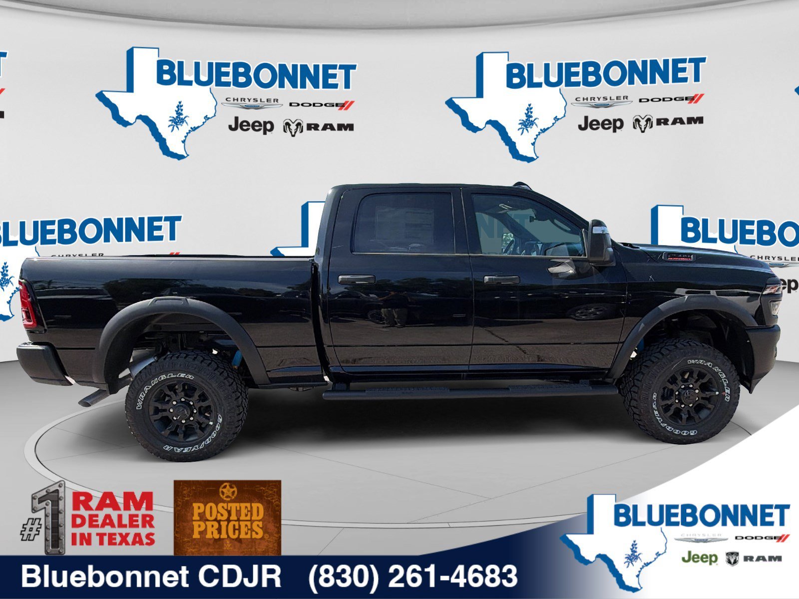 New 2026 Diamond Black Crystal Pearl-Coat Exterior Paint RAM Tradesman image 4