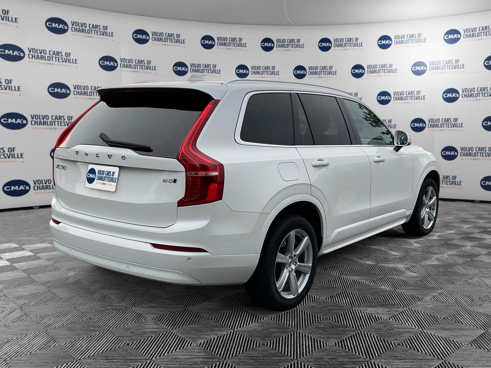 Used 2023 Crystal White Metallic Volvo Core image 5
