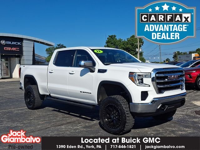 Used 2022 White GMC SLE image 1