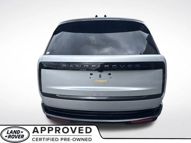 Certified Used 2024 Gray Land Rover SE image 4