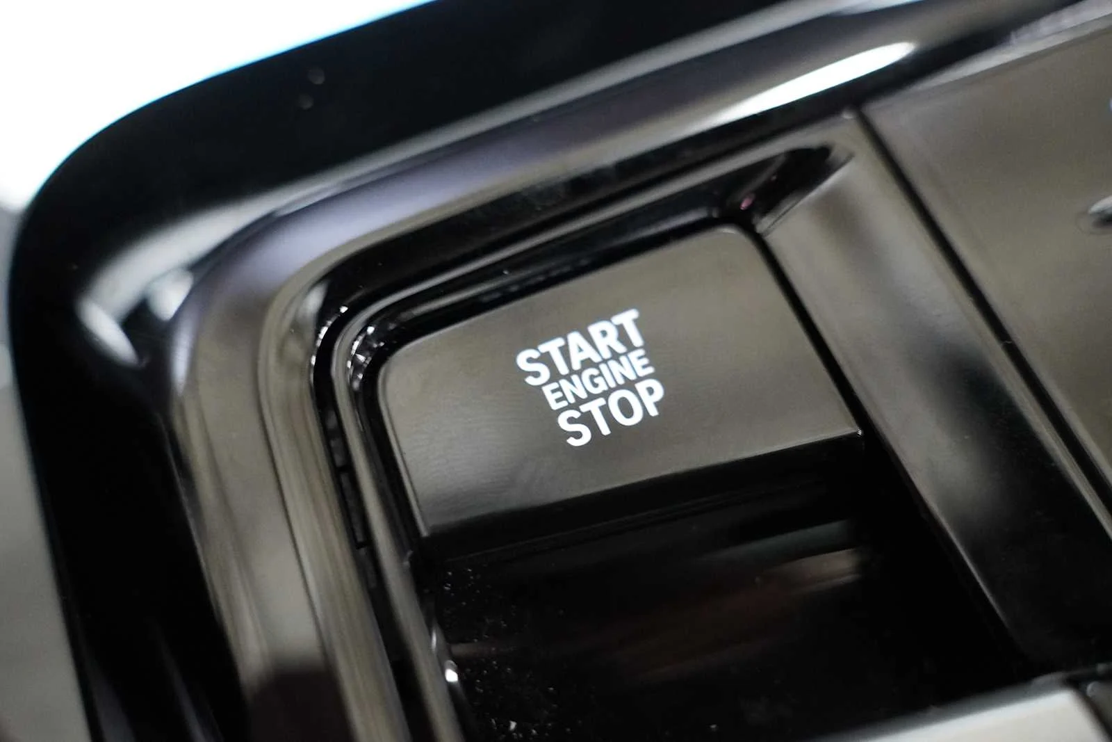 Certified Used 2024 Carbon Black Metallic BMW 530i image 19