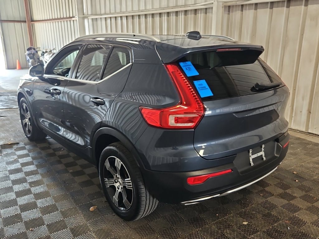 Used 2020 Blue Volvo T5 Inscription image 7