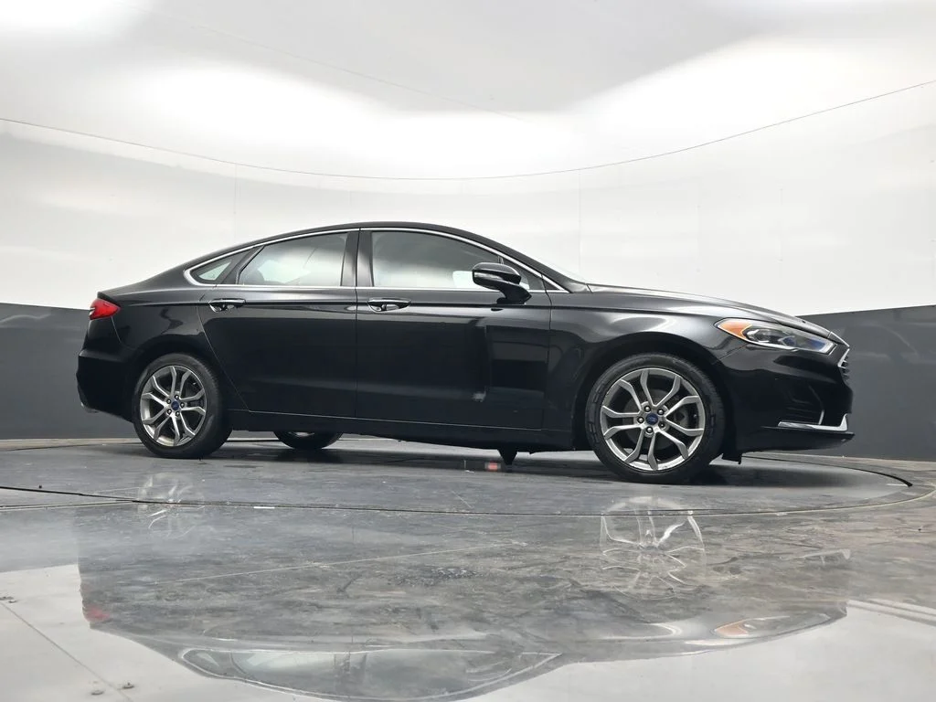 Used 2019 Black Ford SEL image 42