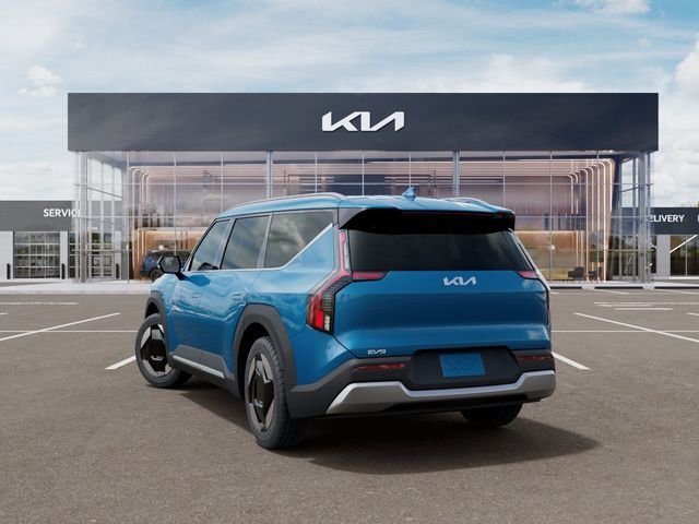 New 2026 Ocean Blue Kia Wind AWD image 4