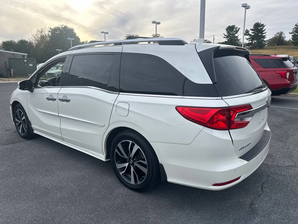 Used 2019 White Diamond Pearl Honda Elite image 5