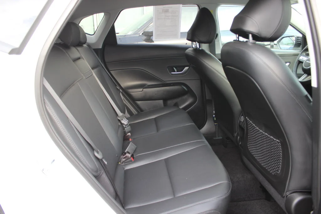 Used 2026 White Hyundai SEL Premium image 31